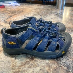 Boys Keen sandals